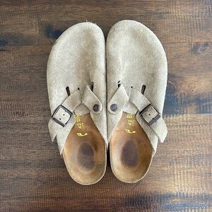 Birkenstock clogs. Size 42.